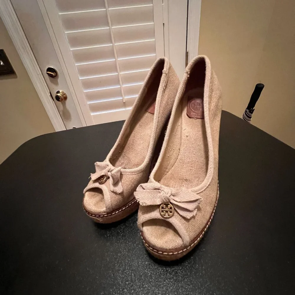 Tory Burch natural linen Canvas Jakie Peep Toe Espadrille in 9.5.